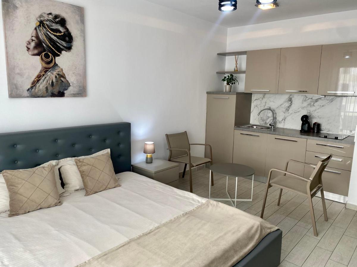 De Silva Studio Adia 4 Mamaia Εξωτερικό φωτογραφία